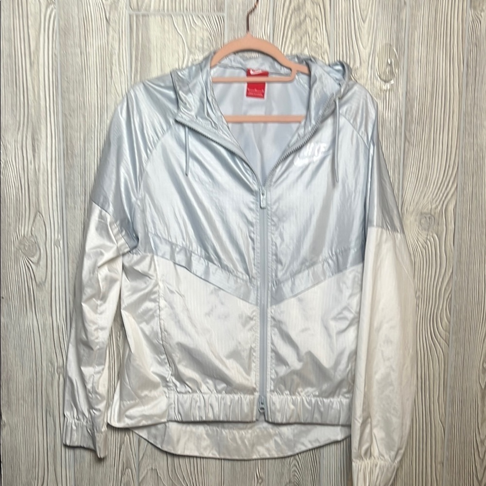 Nike Womens Size Medium Windrunner Track Jacket Pure Platinum/White